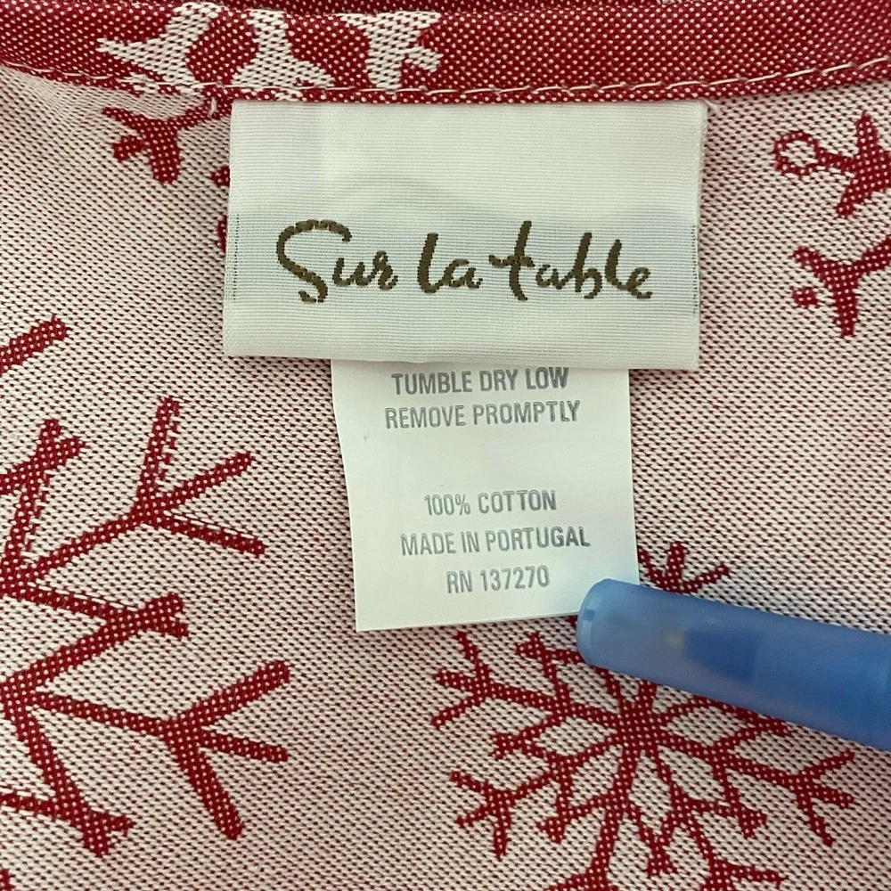 New SUR LA TABLE Red White Jacquard Snowflake Holiday Apron